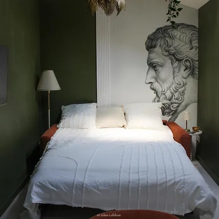 L Escale Antique Ним